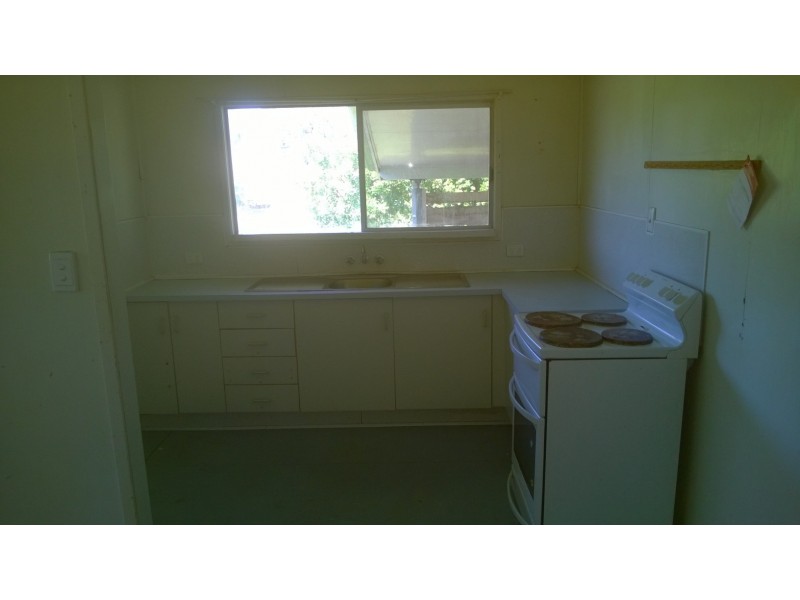 48 ARTHUR ST, Tambo QLD 4478