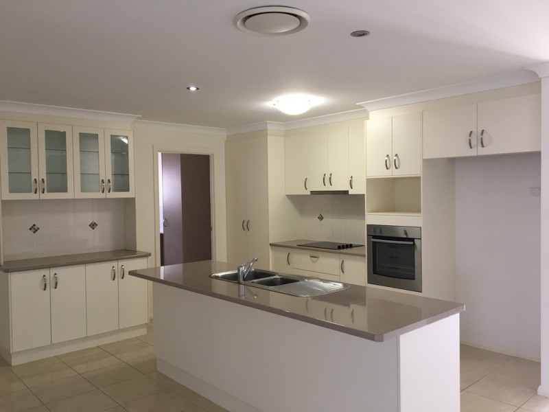 30 Bishop Drive, Miles QLD 4415
