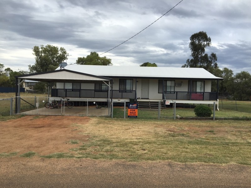 28 BEDFORD ST, Blackall QLD 4472