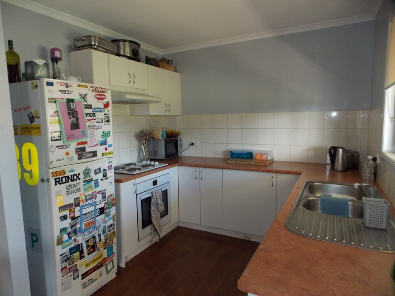 28 BEDFORD ST, Blackall QLD 4472