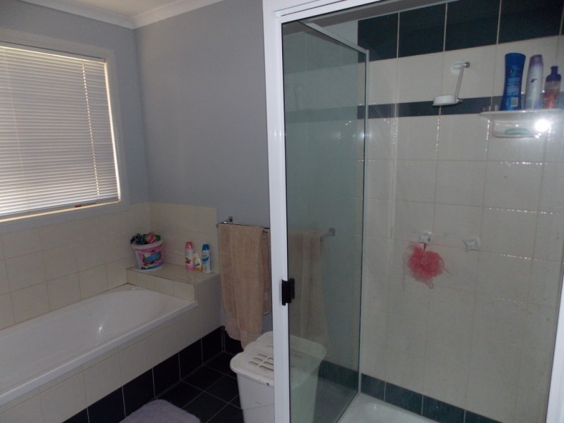 28 BEDFORD ST, Blackall QLD 4472