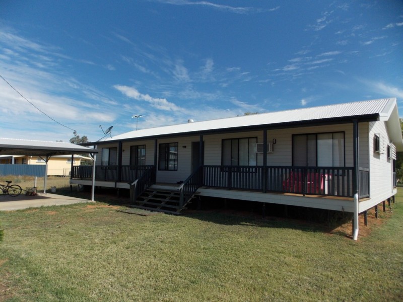 28 BEDFORD ST, Blackall QLD 4472