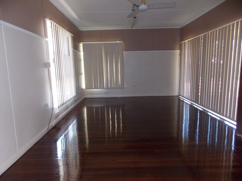 2 GIDYEA STREET, Blackall QLD 4472