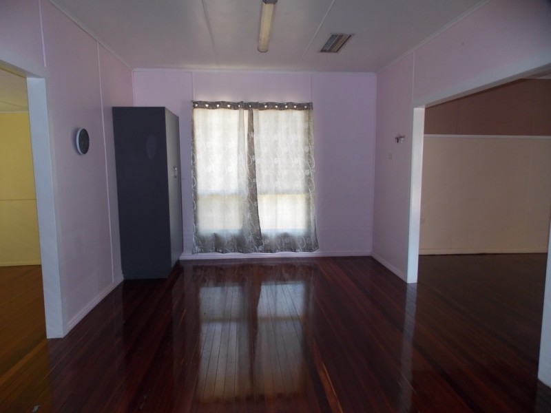 2 GIDYEA STREET, Blackall QLD 4472