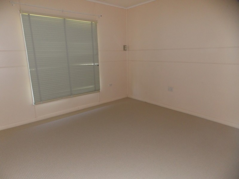 2 GIDYEA STREET, Blackall QLD 4472