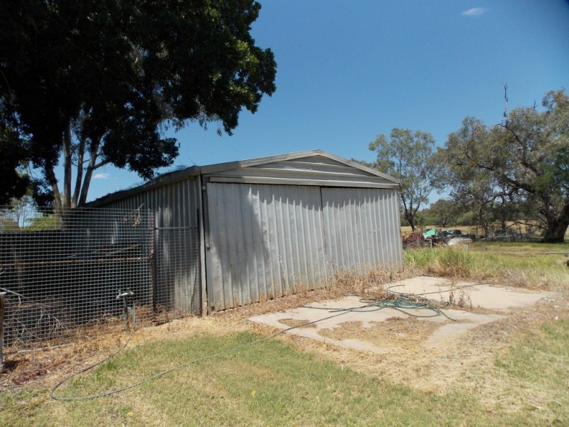 2 GIDYEA STREET, Blackall QLD 4472