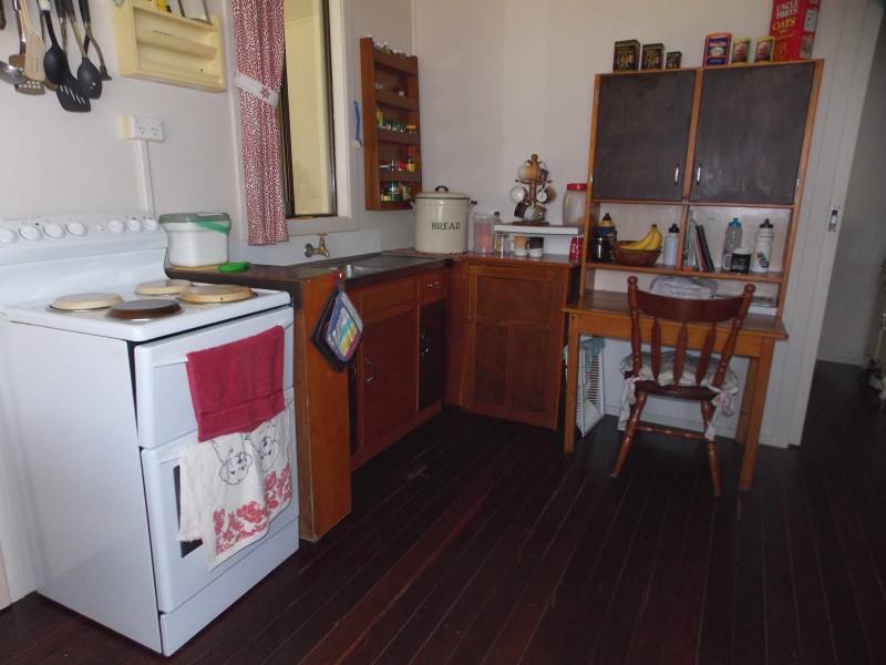 22 CLEMATIS STREET, Blackall QLD 4472