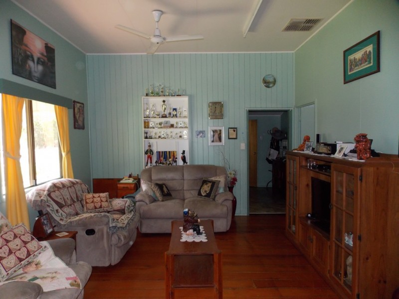 22 CLEMATIS STREET, Blackall QLD 4472