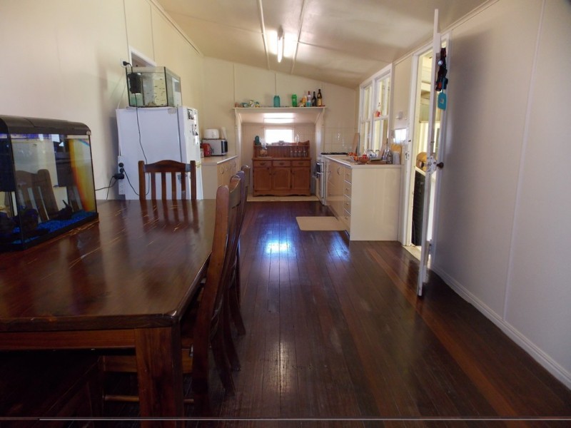 11 ROSE STREET, Blackall QLD 4472