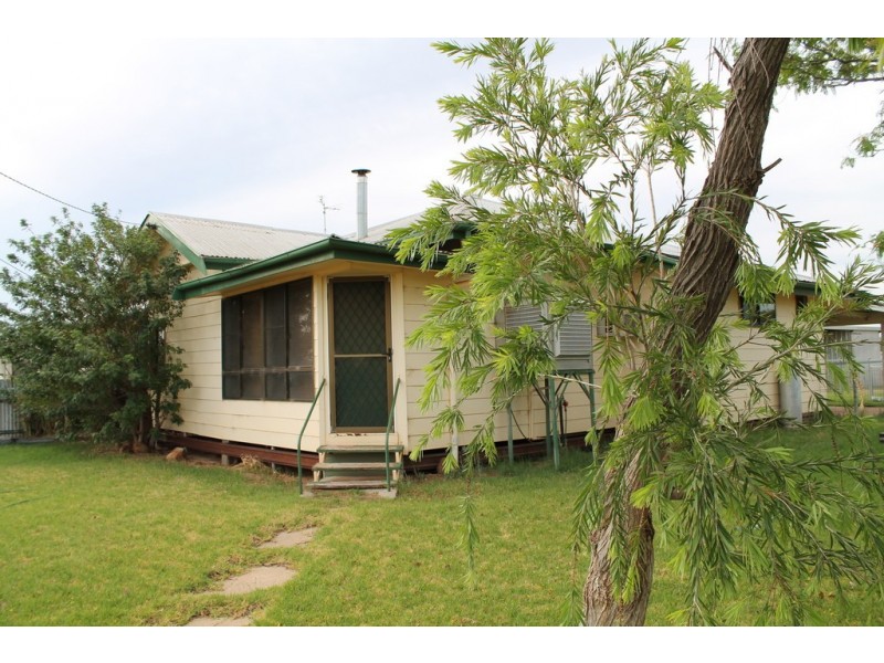 86 Emma Street, Cunnamulla QLD 4490