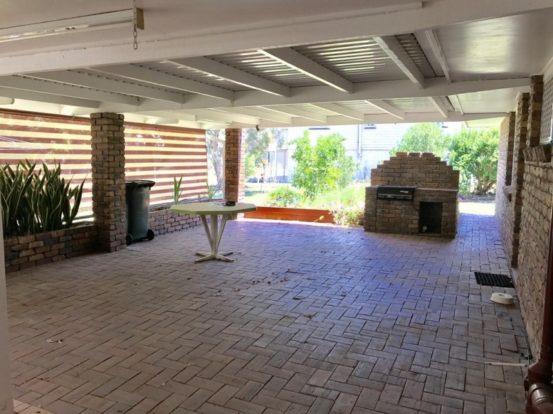 90 Northern Road, Roma QLD 4455