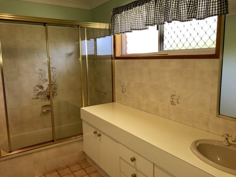 90 Northern Road, Roma QLD 4455