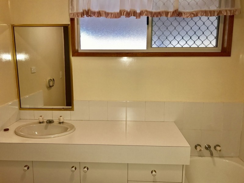 90 Northern Road, Roma QLD 4455