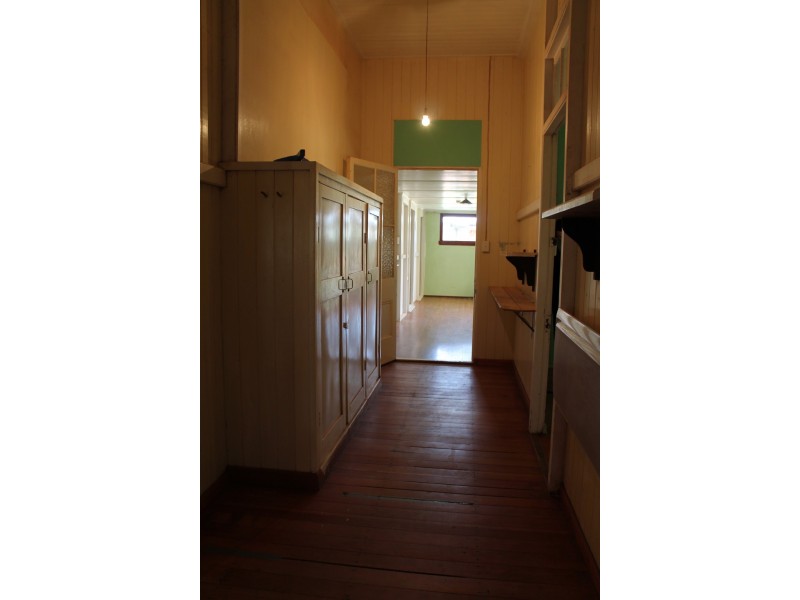 4 McGregor Street, Thargomindah QLD 4492