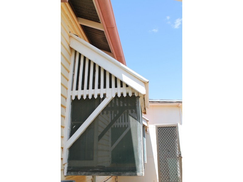 4 McGregor Street, Thargomindah QLD 4492