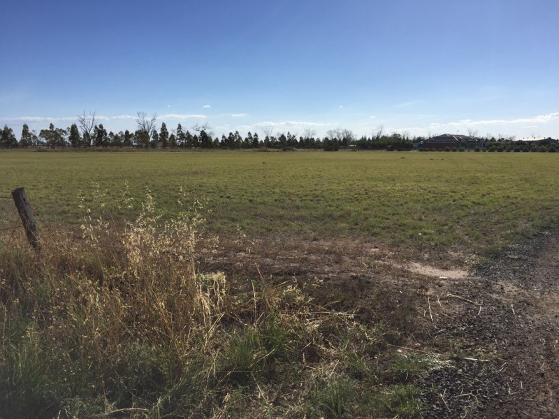 100 Southern Cross Drive, Dalby QLD 4405