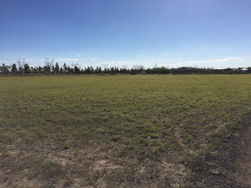 100 Southern Cross Drive, Dalby QLD 4405
