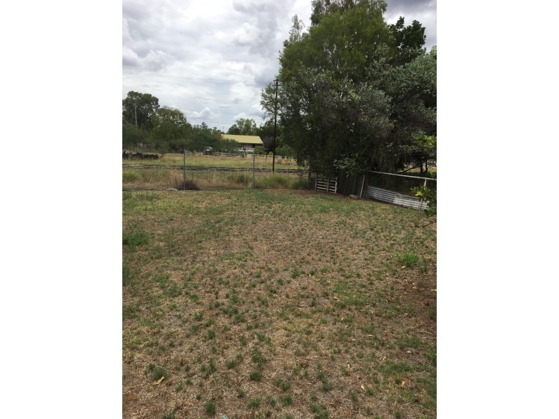 14 Murilla Street, Miles QLD 4415