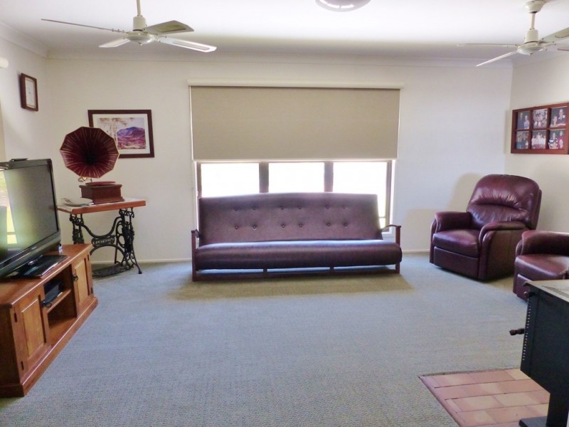 38 Carlyon Street, Mitchell QLD 4465