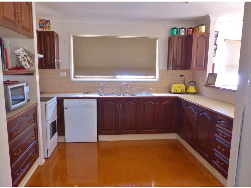 38 Carlyon Street, Mitchell QLD 4465