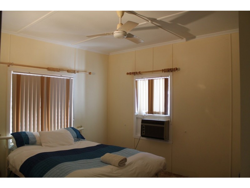 12 King Street, Cunnamulla QLD 4490