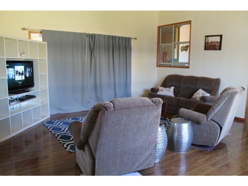 12 King Street, Cunnamulla QLD 4490
