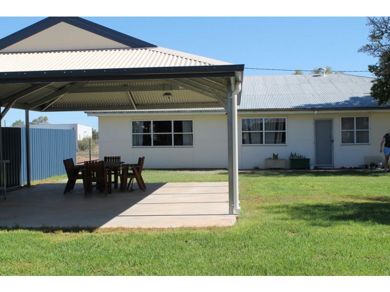 12 King Street, Cunnamulla QLD 4490