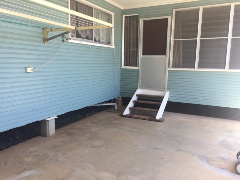 17 Brimblecombe Street, Dalby QLD 4405