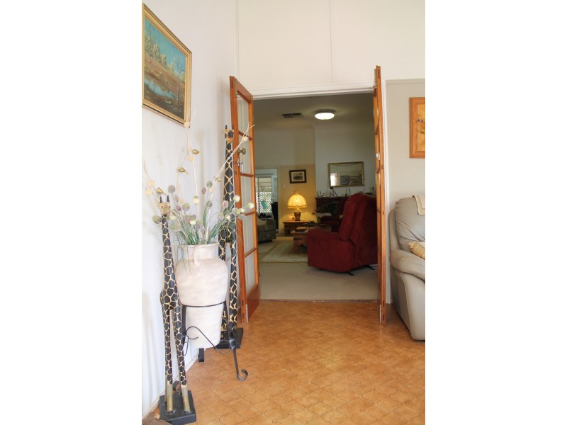 25 Francis Street, Cunnamulla QLD 4490