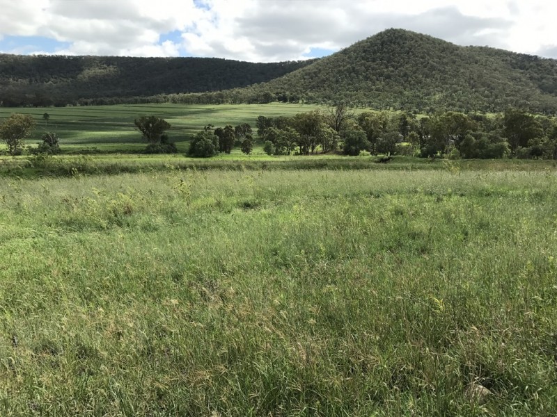 ” OAKLEIGH”, Upper Pilton QLD 4361