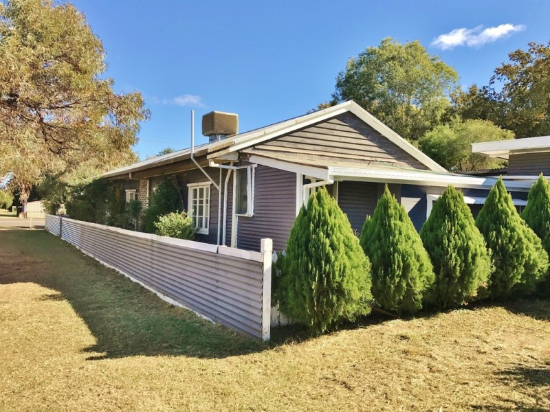 15 Cordelia Street, Surat QLD 4417