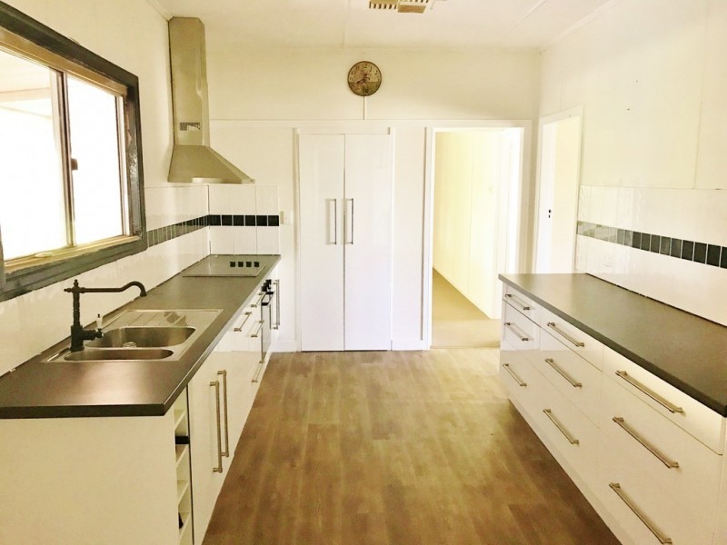 15 Cordelia Street, Surat QLD 4417