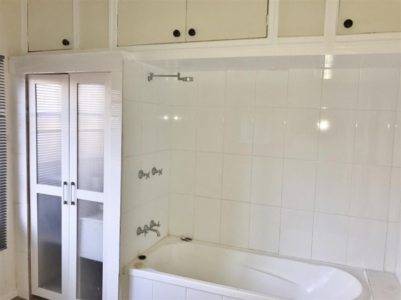 15 Cordelia Street, Surat QLD 4417