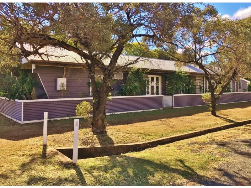 15 Cordelia Street, Surat QLD 4417