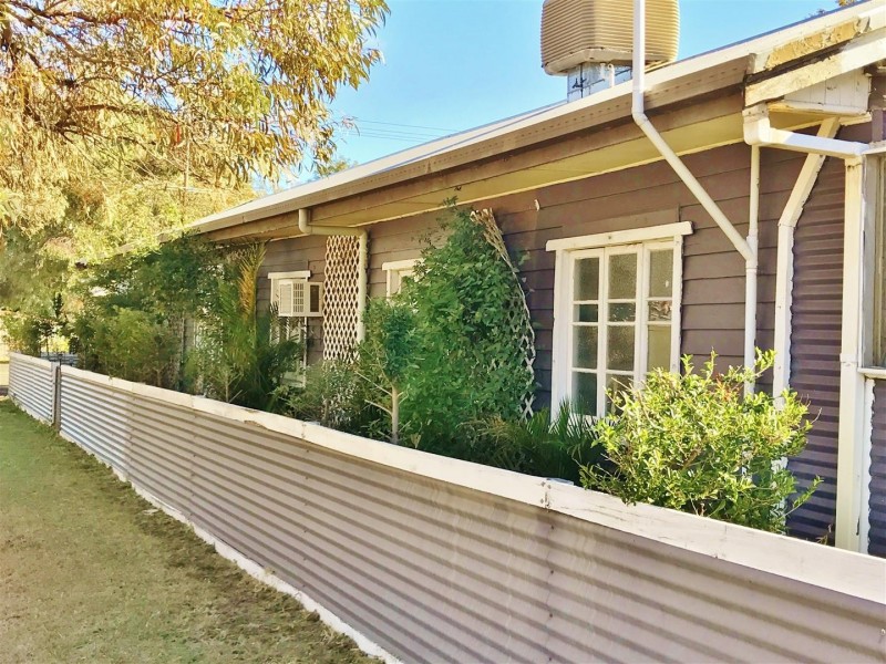 15 Cordelia Street, Surat QLD 4417