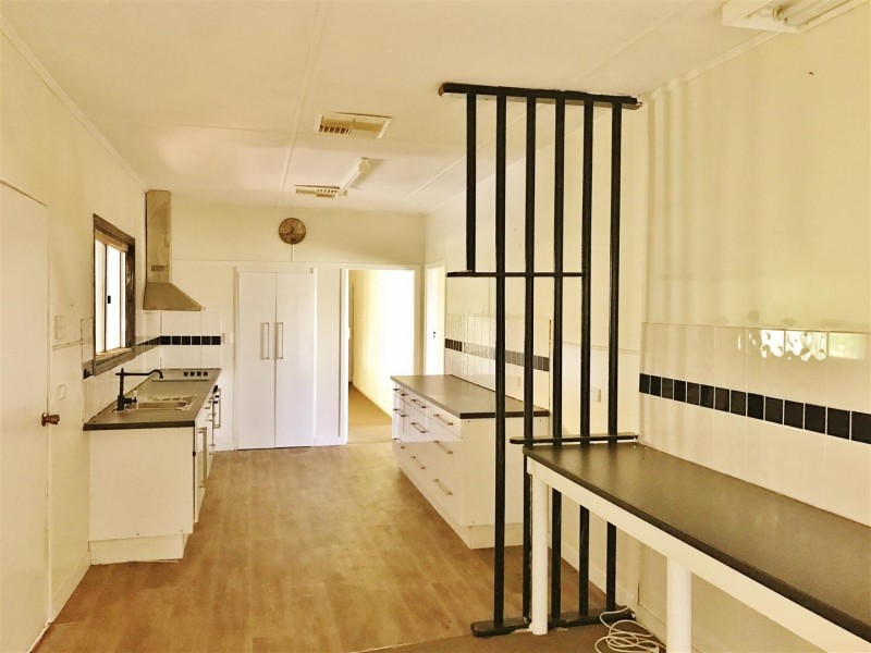 15 Cordelia Street, Surat QLD 4417