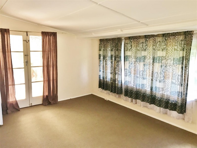 15 Cordelia Street, Surat QLD 4417