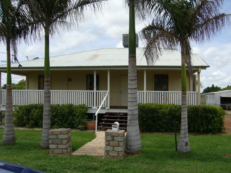 13 Brolga Street, Longreach QLD 4730