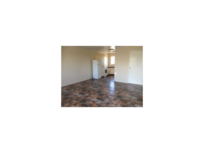 2 / 134 Wren Street, Longreach QLD 4730