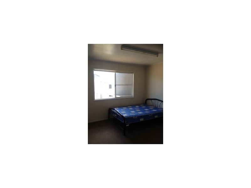 2 / 134 Wren Street, Longreach QLD 4730