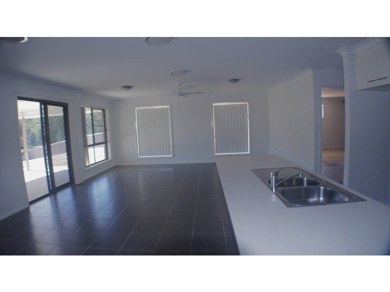 39 Cypress Pines Drive, Miles QLD 4415