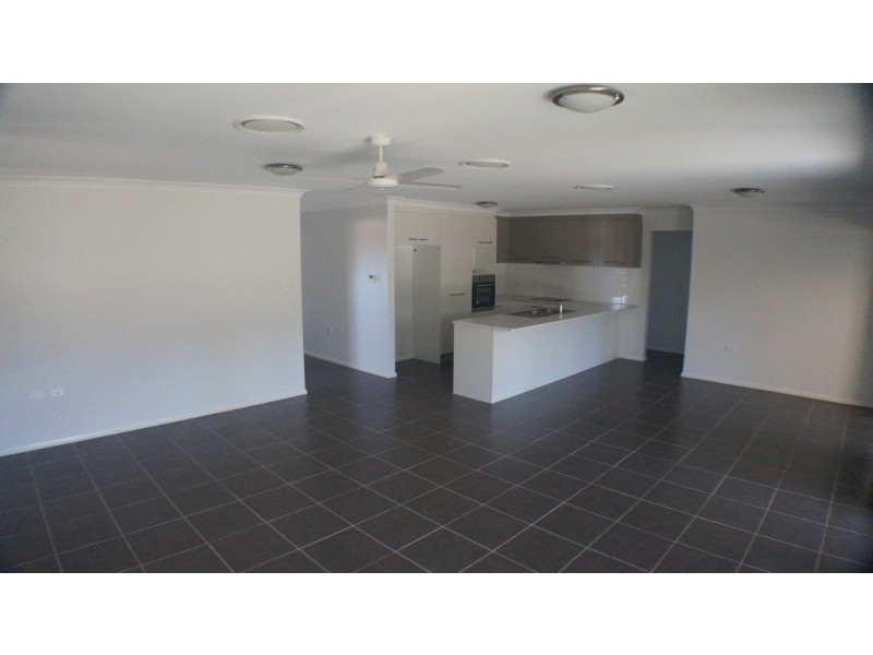 39 Cypress Pines Drive, Miles QLD 4415