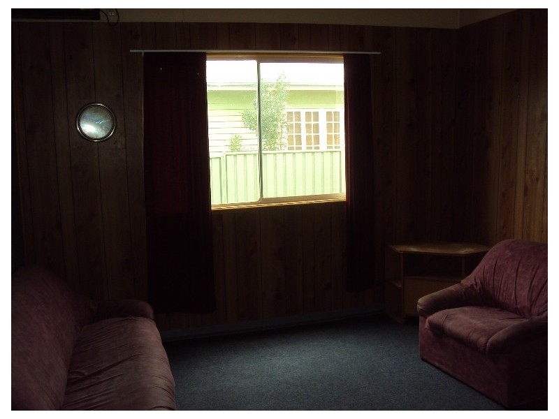 1/115 Kingfisher Street, Longreach QLD 4730