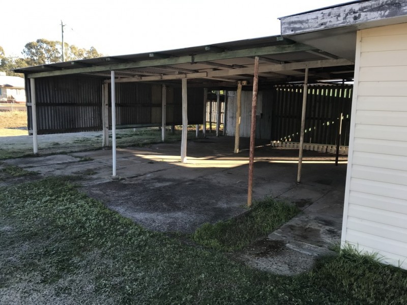 32 Wallen Street, Miles QLD 4415