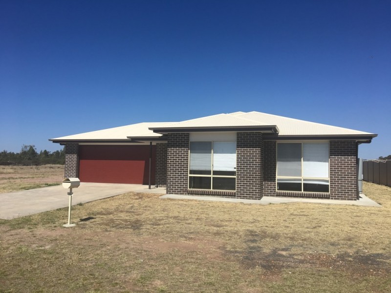 6 Sweetapple Drive, Miles QLD 4415