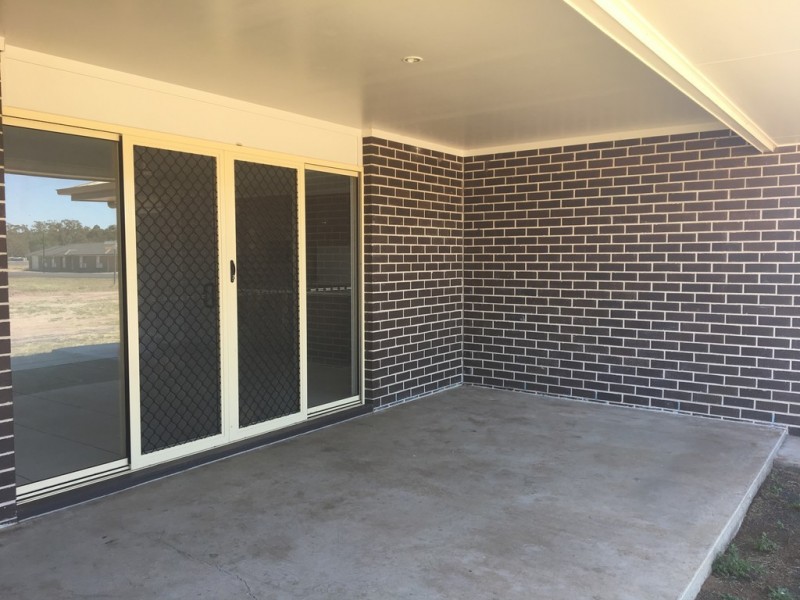 6 Sweetapple Drive, Miles QLD 4415