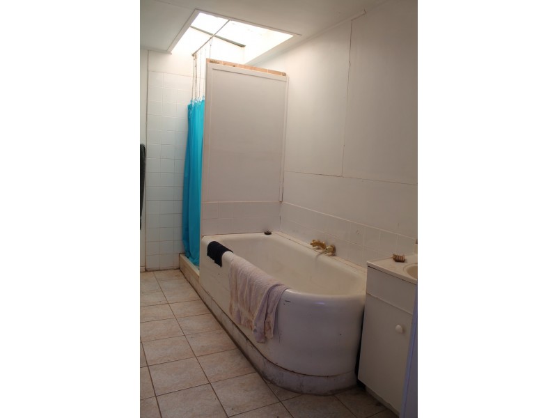 8 CEDAR LANE and 8 GIDYEA CLOSE, Yowah QLD 4490