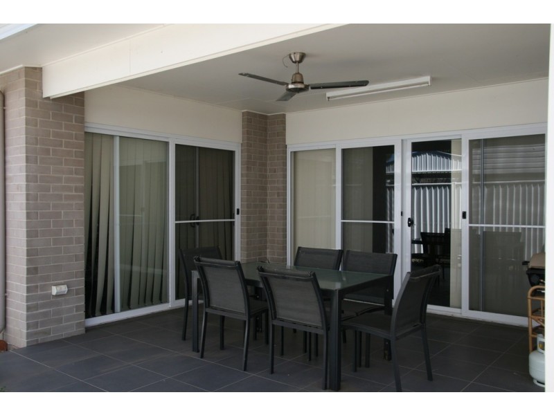 18 EDITH STREET, Miles QLD 4415
