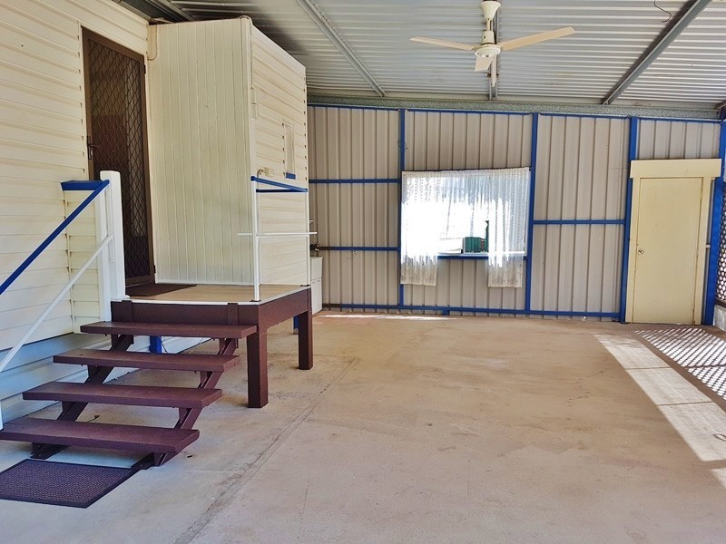 15 Burrowes Street, Surat QLD 4417