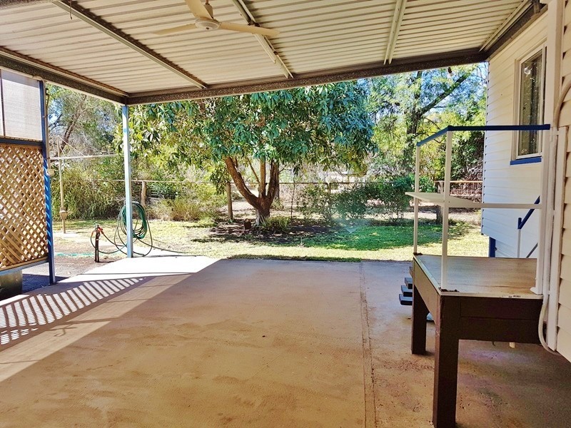 15 Burrowes Street, Surat QLD 4417